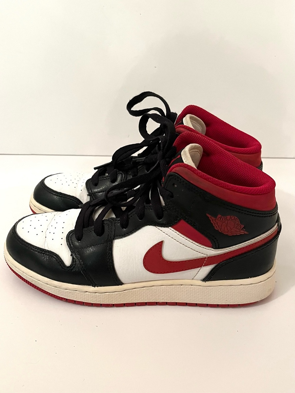 Air Jordan 1 Mid Sneakers Red Black White Size 6Y